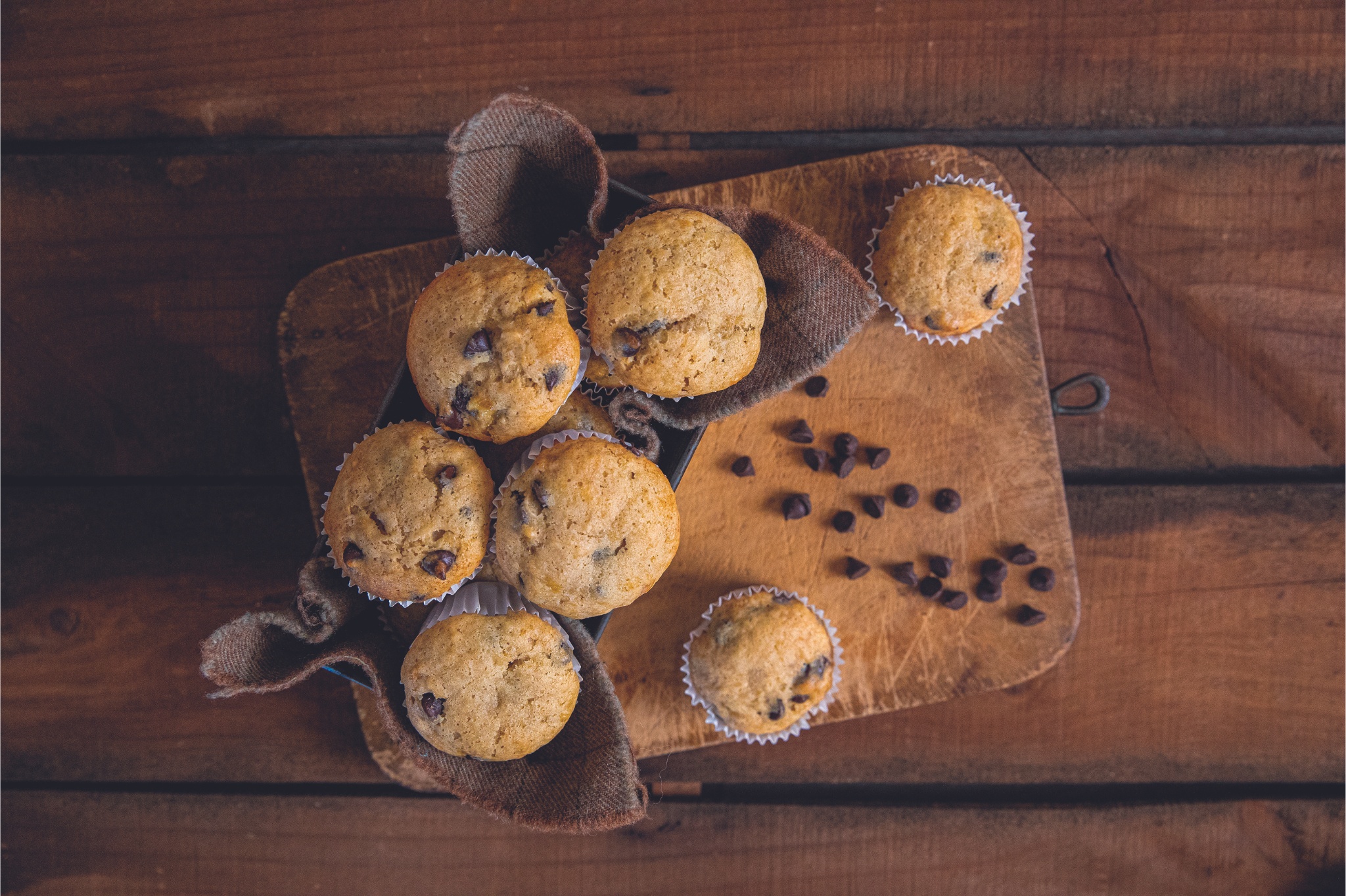 If you love banana bread, you have to try these banana and chocolate muffins