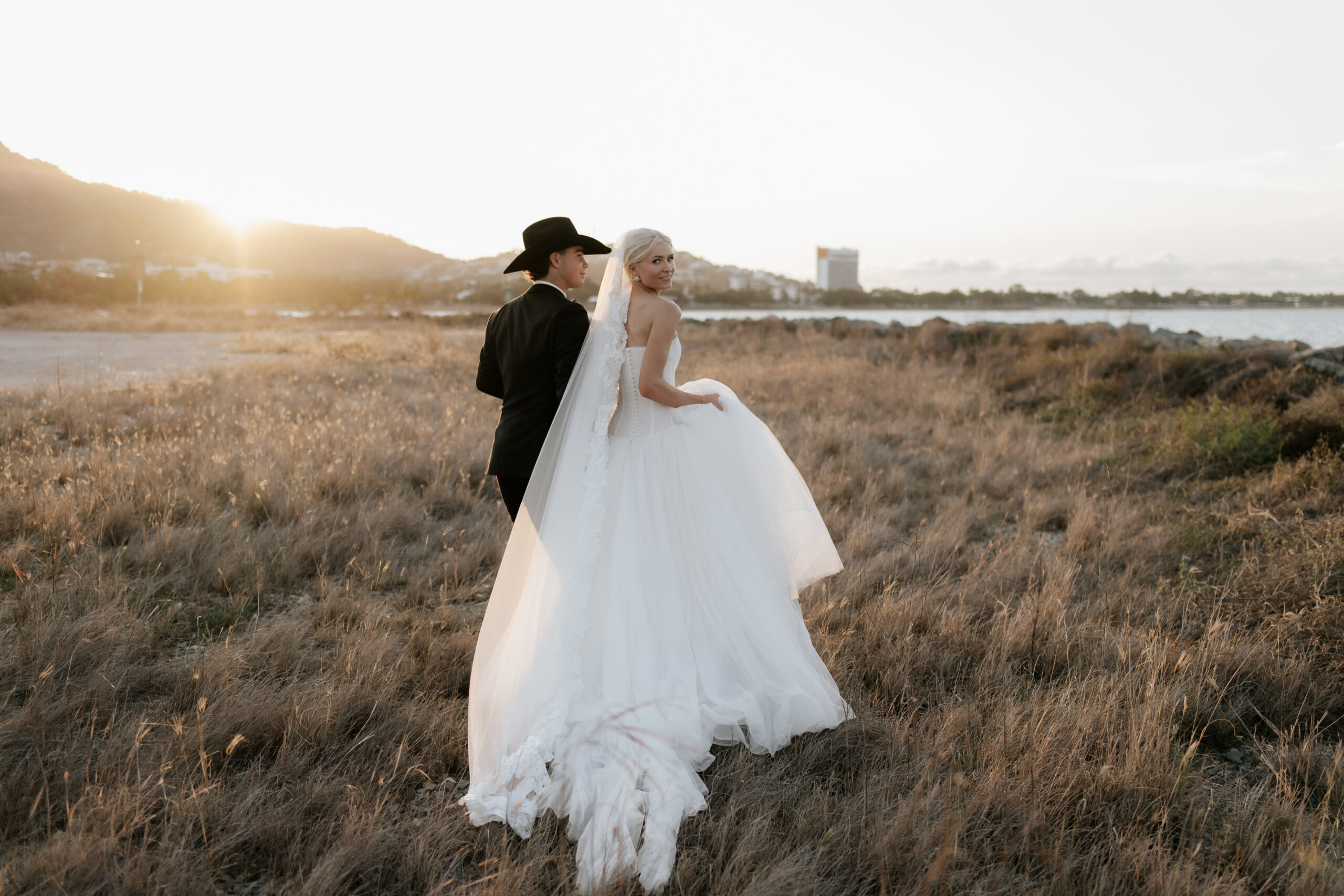 ‘Garden Black Tie and Cowboy Hats’ was the dress code for this western-themed wedding